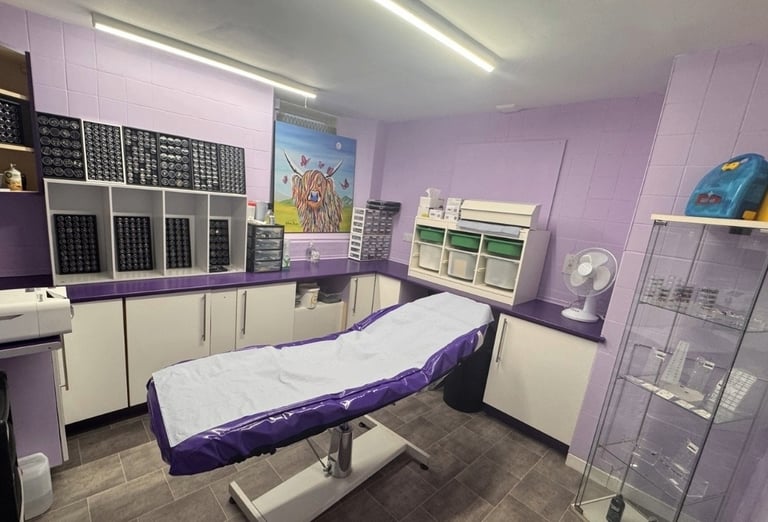 Piercing studio at Piercing by Jooles Montrose, with treatment chair and clean setup