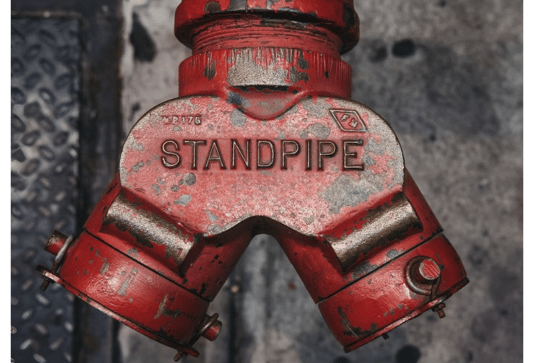 Conexión de riser/standpipe para hidrantes y mangueras contra incendio (NFPA 14)