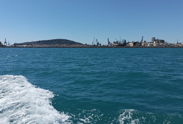 Leaving the port of Sète behind