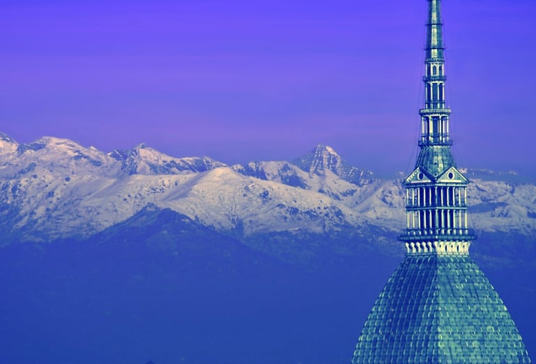 La Mole Antonelliana con le Alpi sullo sfondo