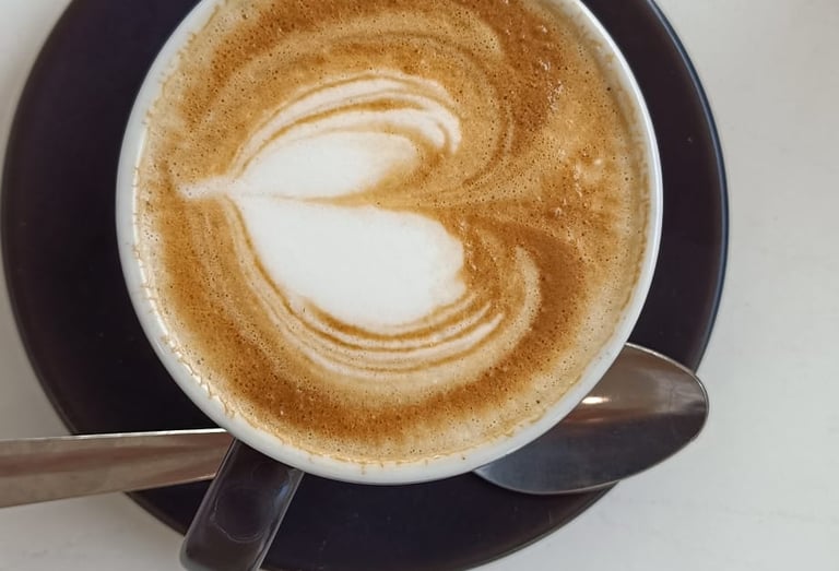 Cappuccino con cuore del Bar Camillo Caffè a Santena