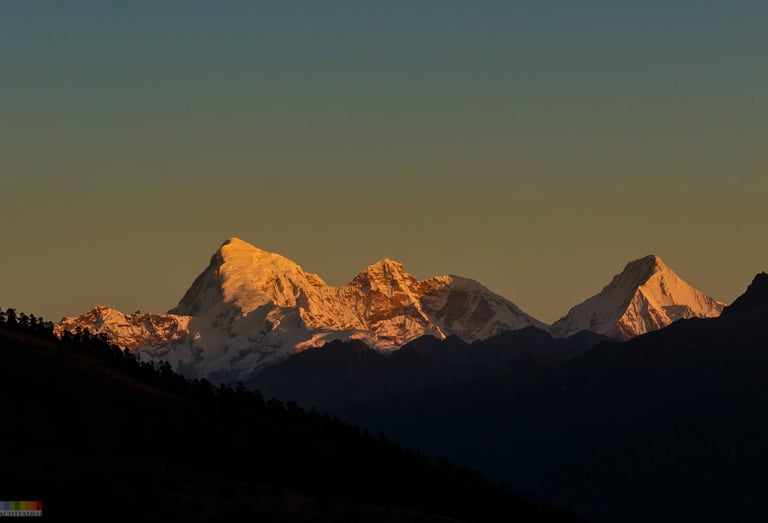 Sunrise-over-Mount Jhomolhari-from-Chele-La Pass