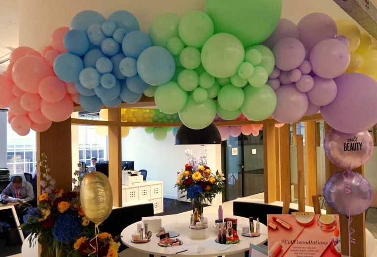 balloons garland setup