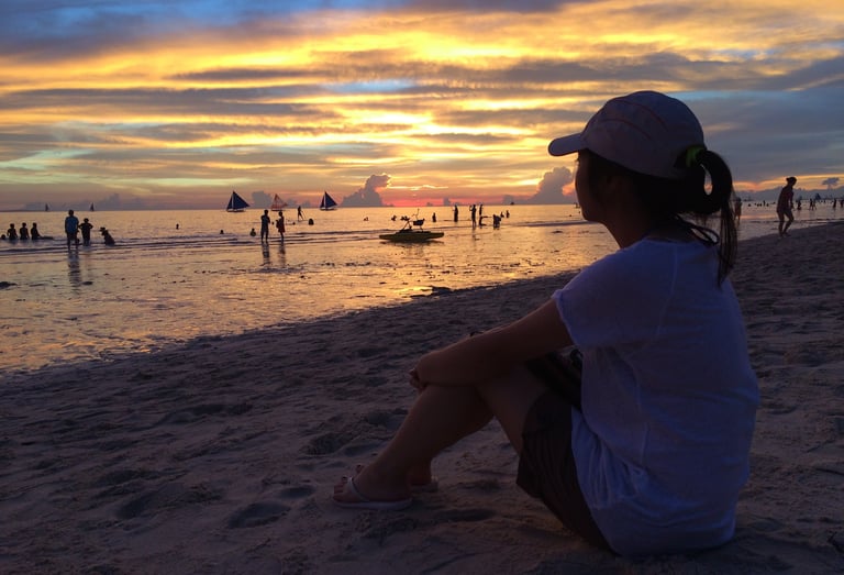 solo female travel group