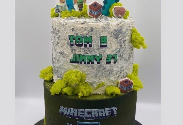 layer cake à étage , cake design