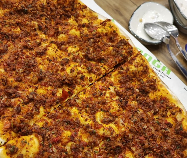 Urfa Yöresel İsotlu Lahmacun