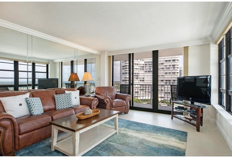 Spacious living room