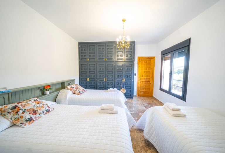 Casa rural hasta 19 personas. Finca alojamiento hasta 35 personas