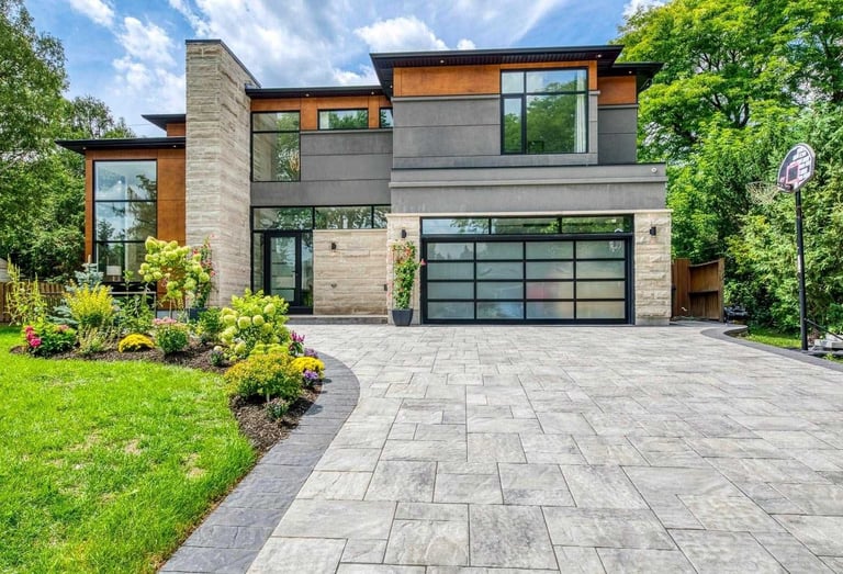 exterior photo of a modern home in Vaughan