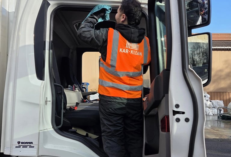 nettoyage intérieur cabine camion