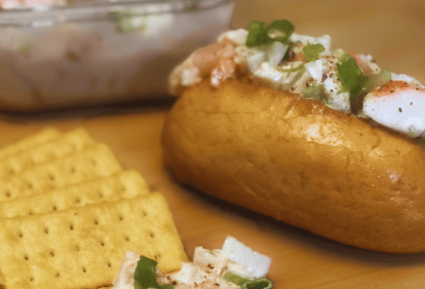 shrimp and crab salad on crackers and roll
