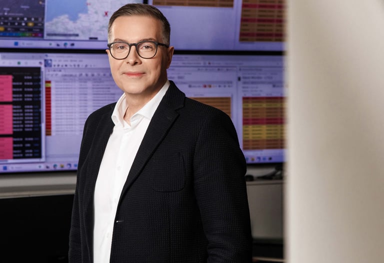 Profesionalūs verslo, linkedin portretai Vilniuje Kaune, dalykinė fotografija, asmeninis įvaizdis studijoje, darbo vietoje