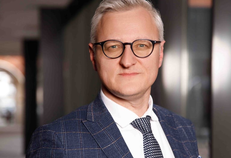 CV, Linkedin, įmonės darbuotojų nuotraukos, Verslo portretų fotografavimas Kaune, eimantasphoto