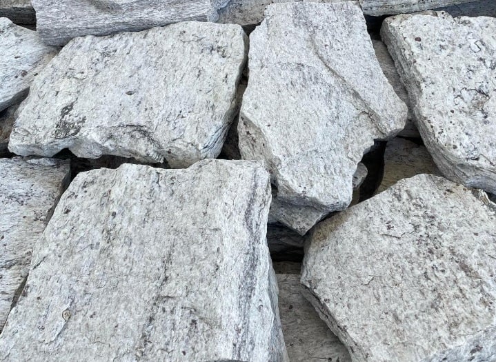 pedra madeira caco branca no palete direto da pedreiro jazida própria. parede interna e externa. 