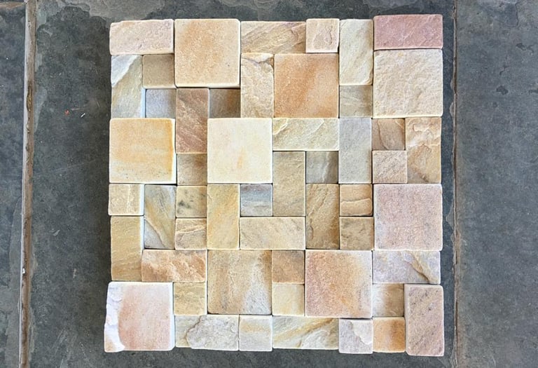 pedra são tomé mosaico amarelo em placas direto da fábrica. para paredes interno e externo. lindo