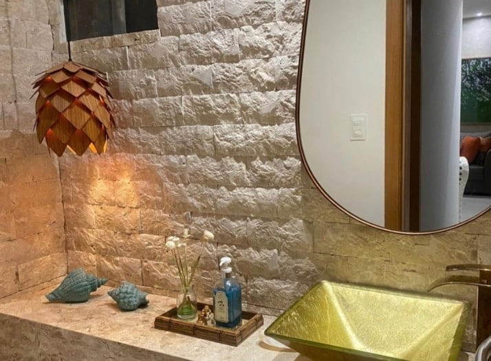 pedra travertino rockface rústica serrada almofadada para paredes interna e externa, elegante, linda