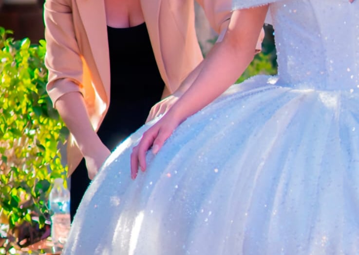 Asesoría completa para elegir el vestido perfecto para tu día especial.