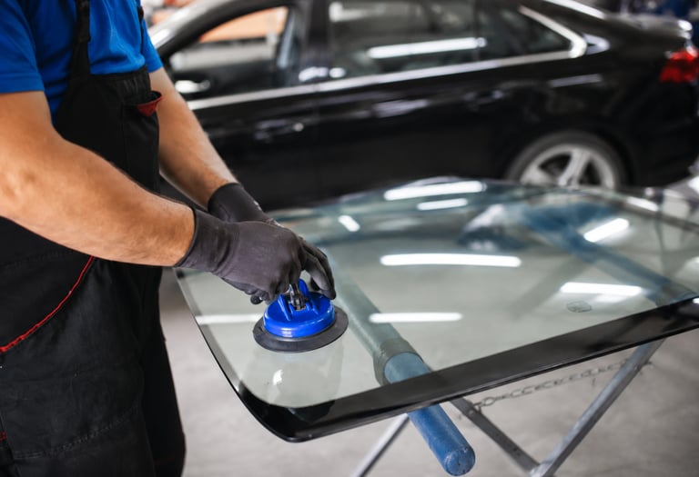 mobile auto glass repair technician League City, TX