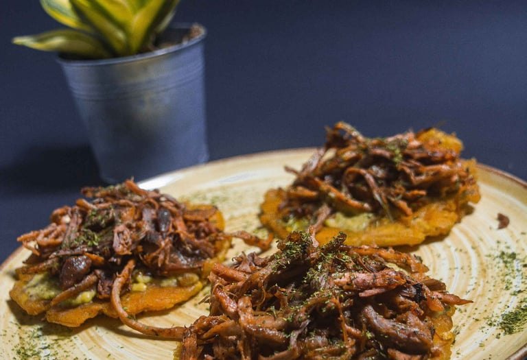 entrada de patacones en Kabú Café Restaurante