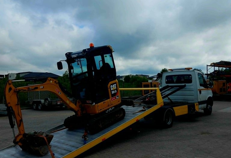 Tralo paslaugos, technine pagalba kelyje, auomobilio transportavimas Vilniuje