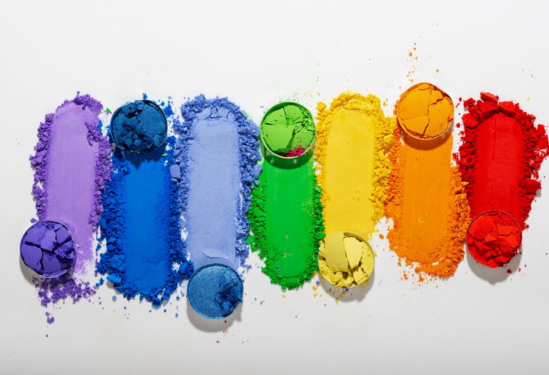 Pigmentos de color violeta, azul oscuro, azul cielo, verde limon, amarillo, naranja y rojo.