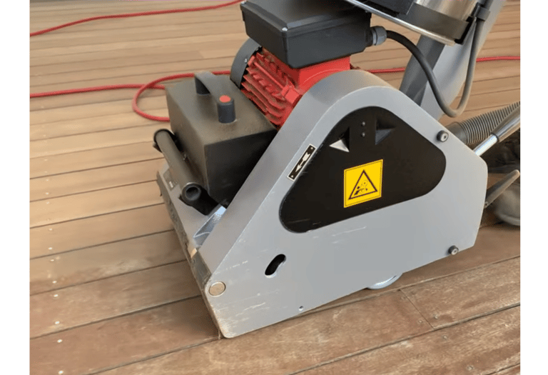 poncage pour rénover une terrasse bois