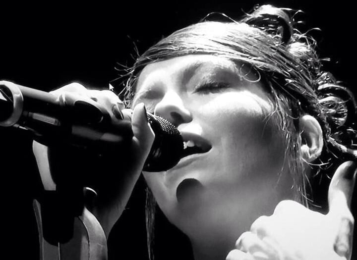 Elodie Guichard chanteuse chef de choeur Maniwata Gospel & Soul Touraine rochecorbon Tours Amboise