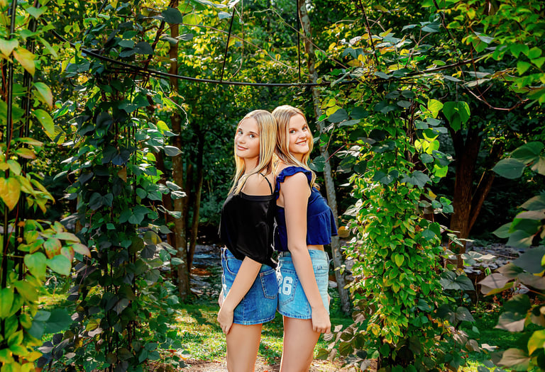 Elizabethtown PA senior pictures taken at Moonstone Manor by a Lancaster PA senior photographer