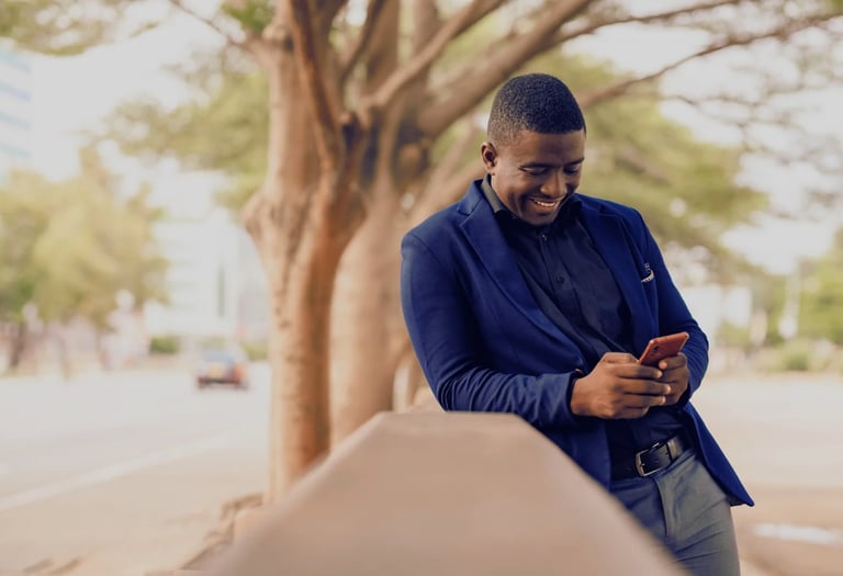 Bankeaz | A migrant managing his Bankeaz bank account