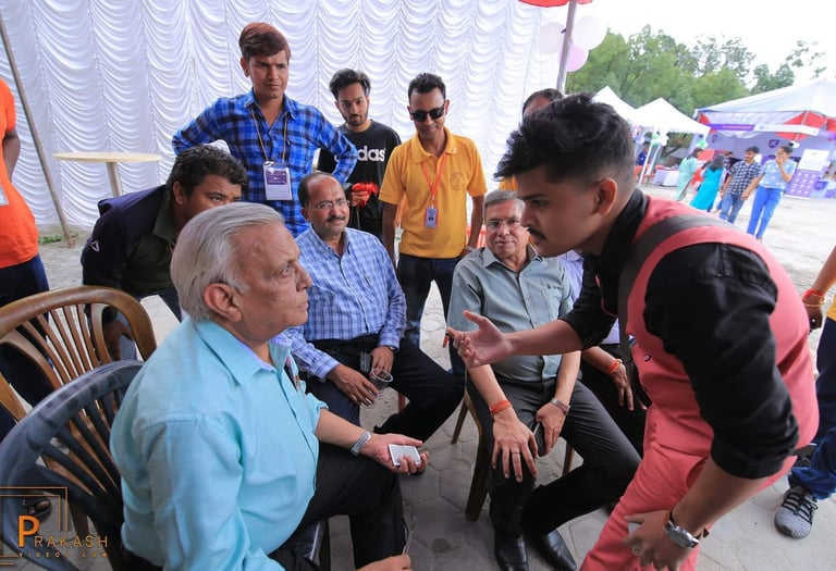 Dheeraj is the best birthday party mentalist in Delhi India.