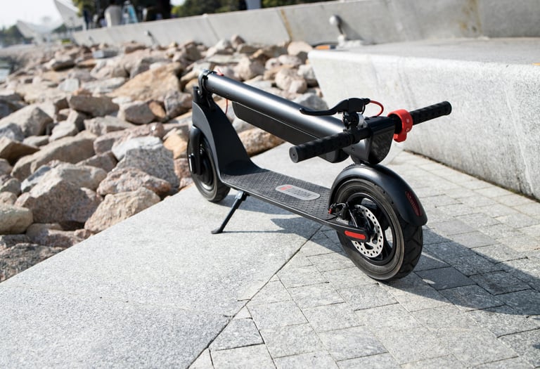 a scooter scooter with a scooter attached to it