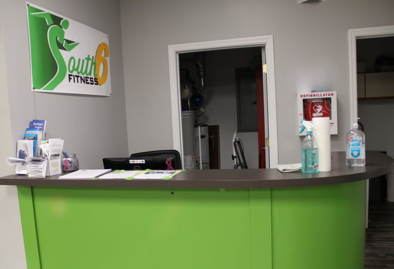 south 6 fitness welcome desk