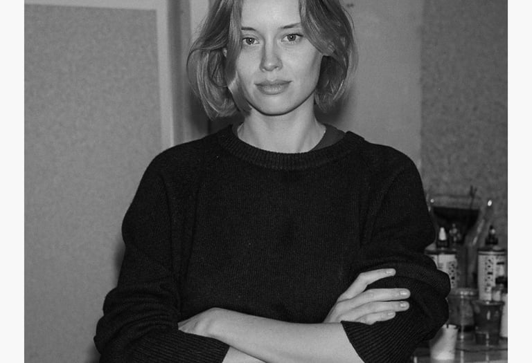 Portrait Cyrielle Gulacsy Artiste Art contemporain