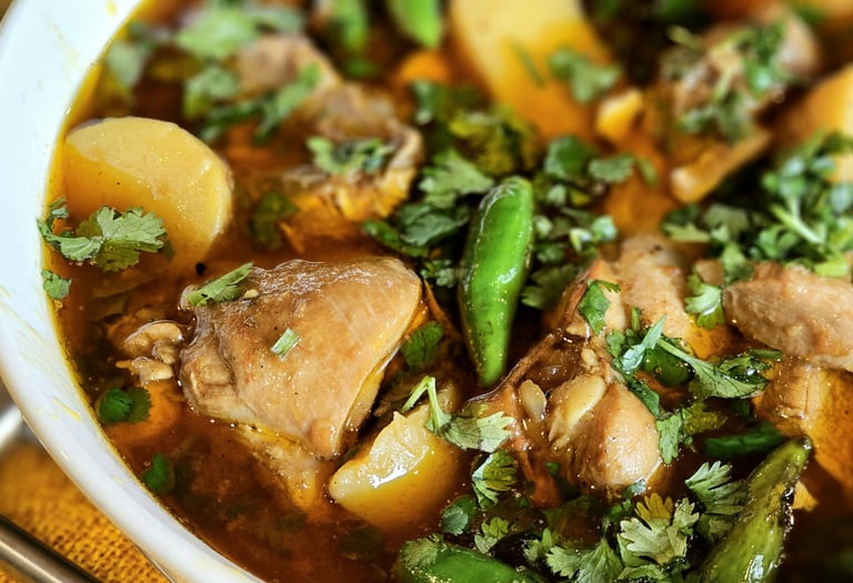 plat chaud et réconfortant, soupe de légumes, bouillon