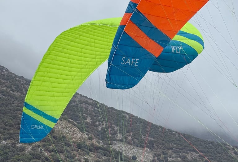 SAFE and Glide groundhandling front of mountain