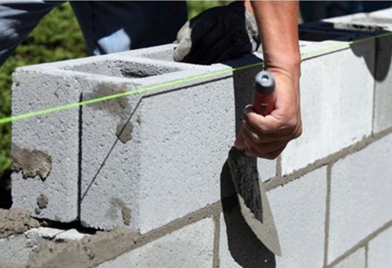 empreiteiros e pedreiros