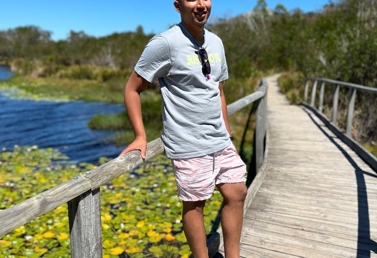 gameed Omar, image by the pond of a man