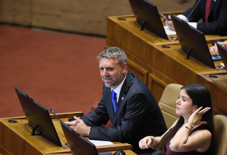 Diputado Fernando Ugarte en sesión de la Sala de la Cámara de Diputados
