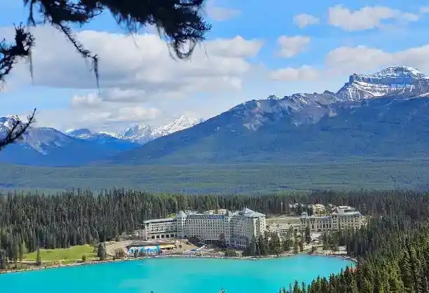 Transportation van for Moraine Lake and Lake Louise sightseeing tour