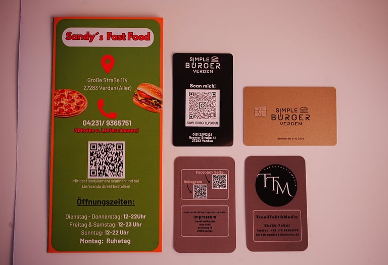 Design von Marketingmaterialien wie Flyer und Logos für Unternehmen