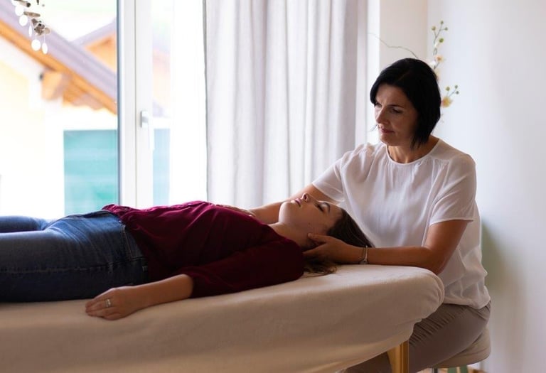 Person auf einer Liege liegend