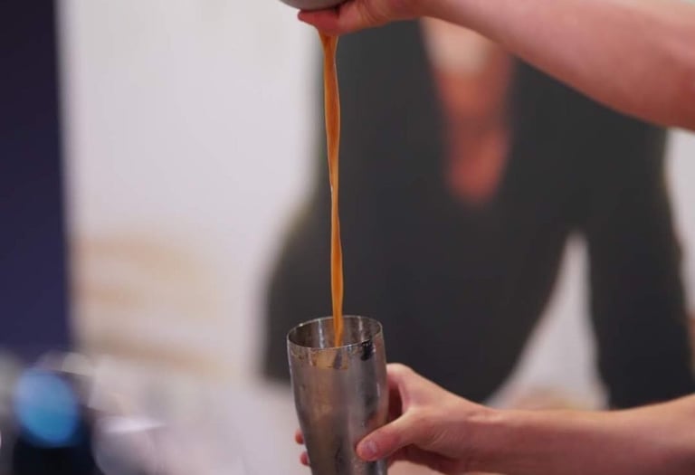 coffee bar show avec Delonghi, Cuban Roll, technique de bar 