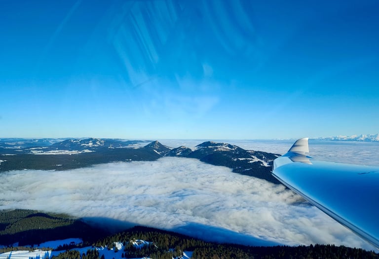 Le Jura enneigé avec un ULM Lambada