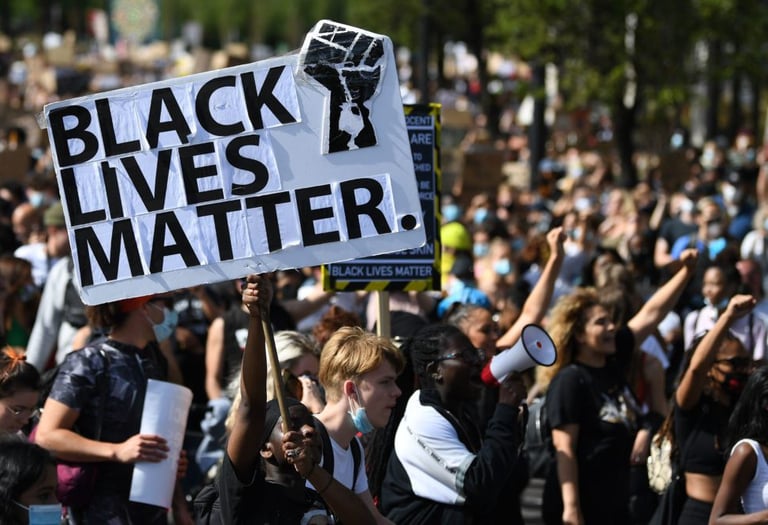 imagem da manifestação Black Lives Matter