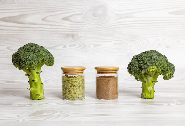 Images howing wet and dry broccoli fibre