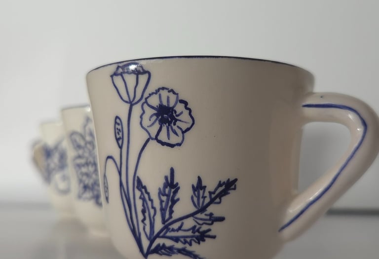 Taza Vintage de cerámica artesanal hecha a mano en Madrid