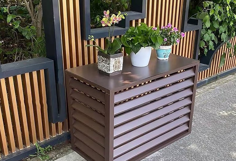 Декоративна и защитна решетка за покриване на външно климатично тяло