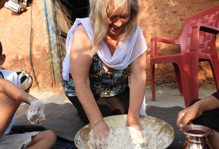 tourist making chapatis