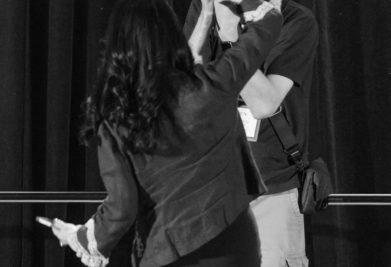 Ben photographing a guest at Phoenix Fan Fusion. Photo courtesy of photosbydafire.com