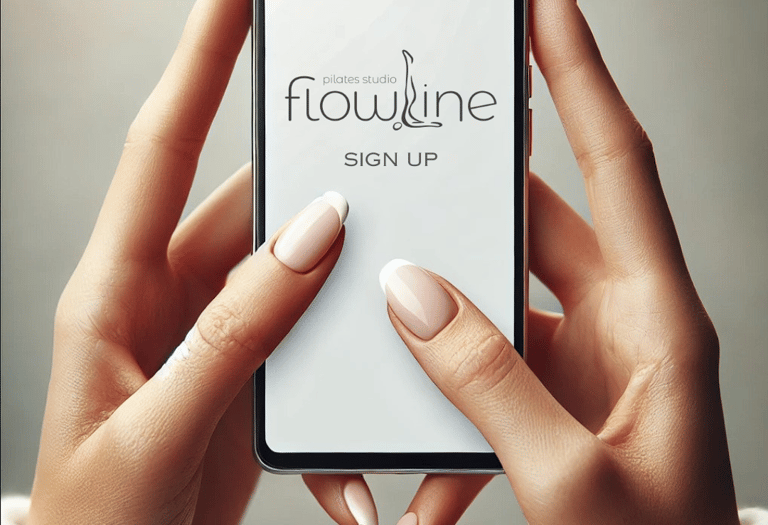 Close-up das mãos de uma mulher segurando um smartphone que exibe o logótipo com um botão  inscrição